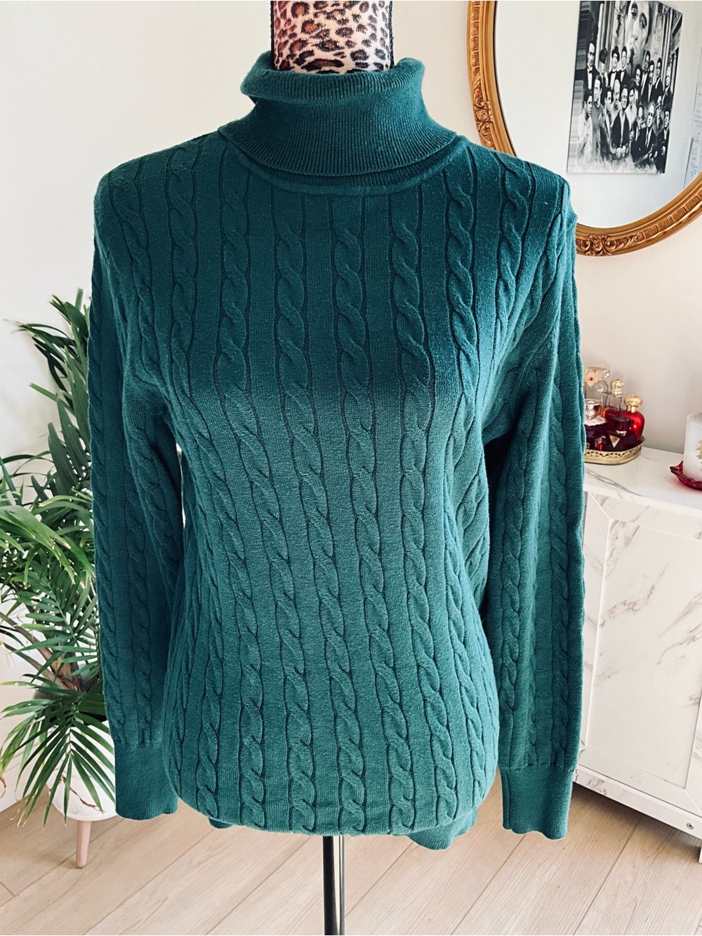 Green Pine Sweater - Picture 4 of 11